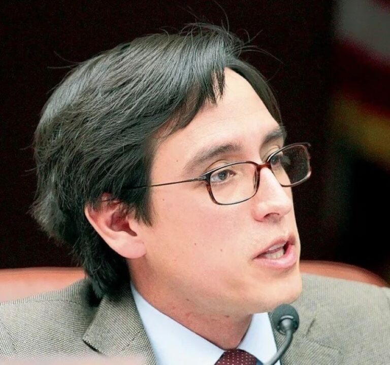 VINCE PEREZ VOTED TO RAISE HIS OWN SALARY FIVE TIMES WHILE ON THE vince-perez-voted-to-raise-his-own-salary-five-times-while-on-the